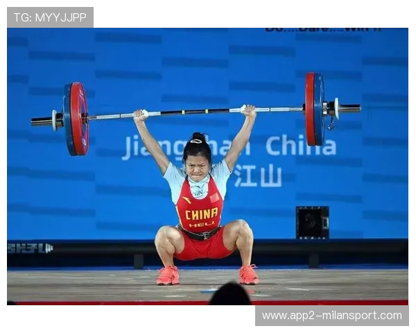 世界青年举重锦标赛：16岁小将打破两项纪录，青少年举重世界纪录